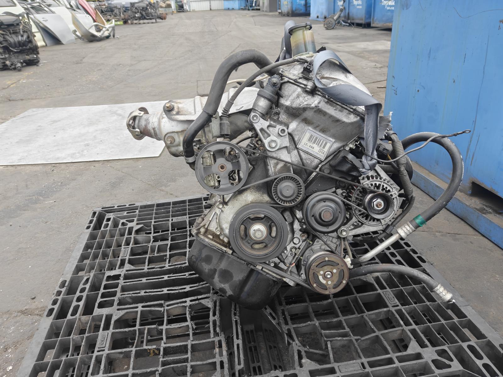 View Auto part Engine Toyota Corolla 2004