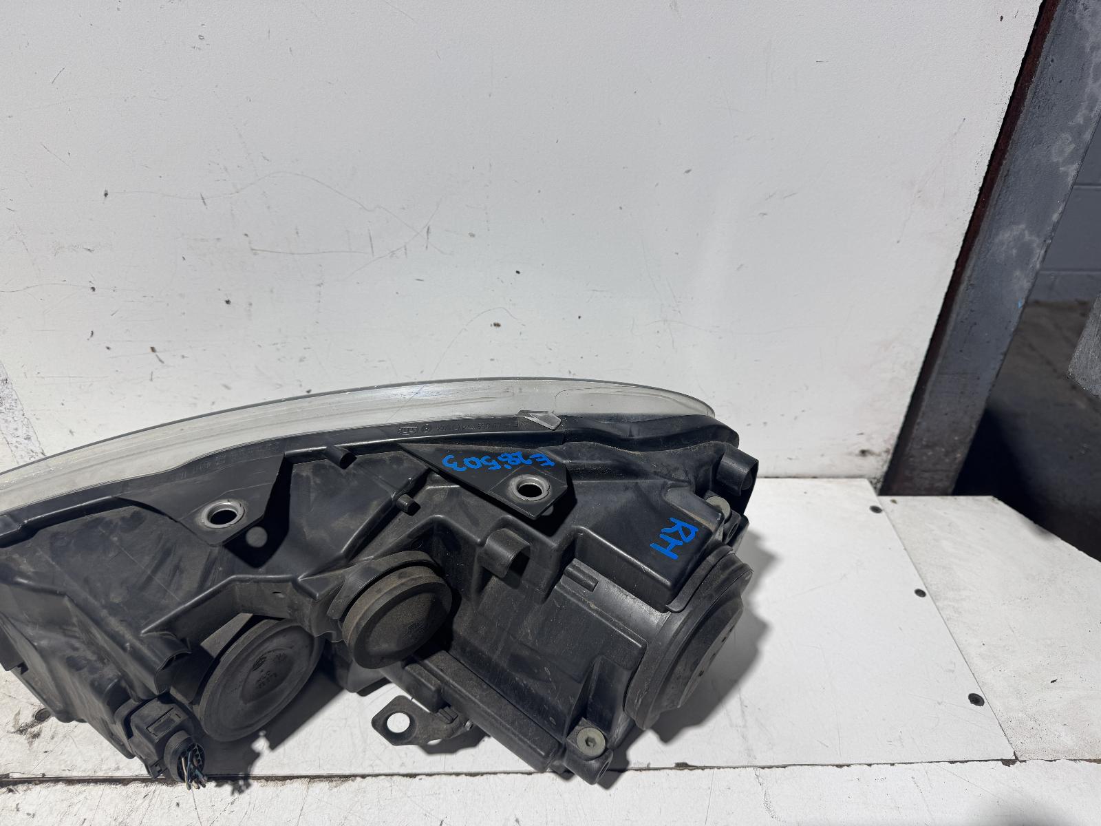 View Auto part Right Headlamp Volkswagen Golf 2010
