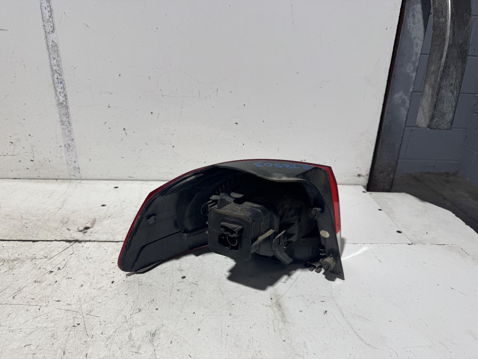 View Auto part Right Taillight Volkswagen Golf 2010