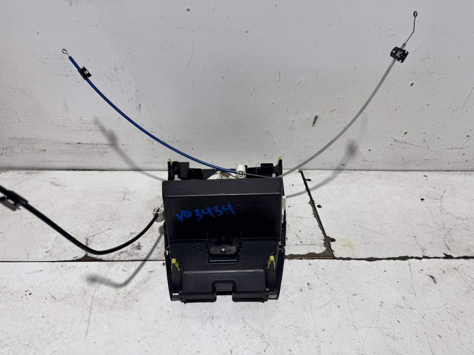 View Auto part Heater/Ac Controls Toyota Corolla 2004