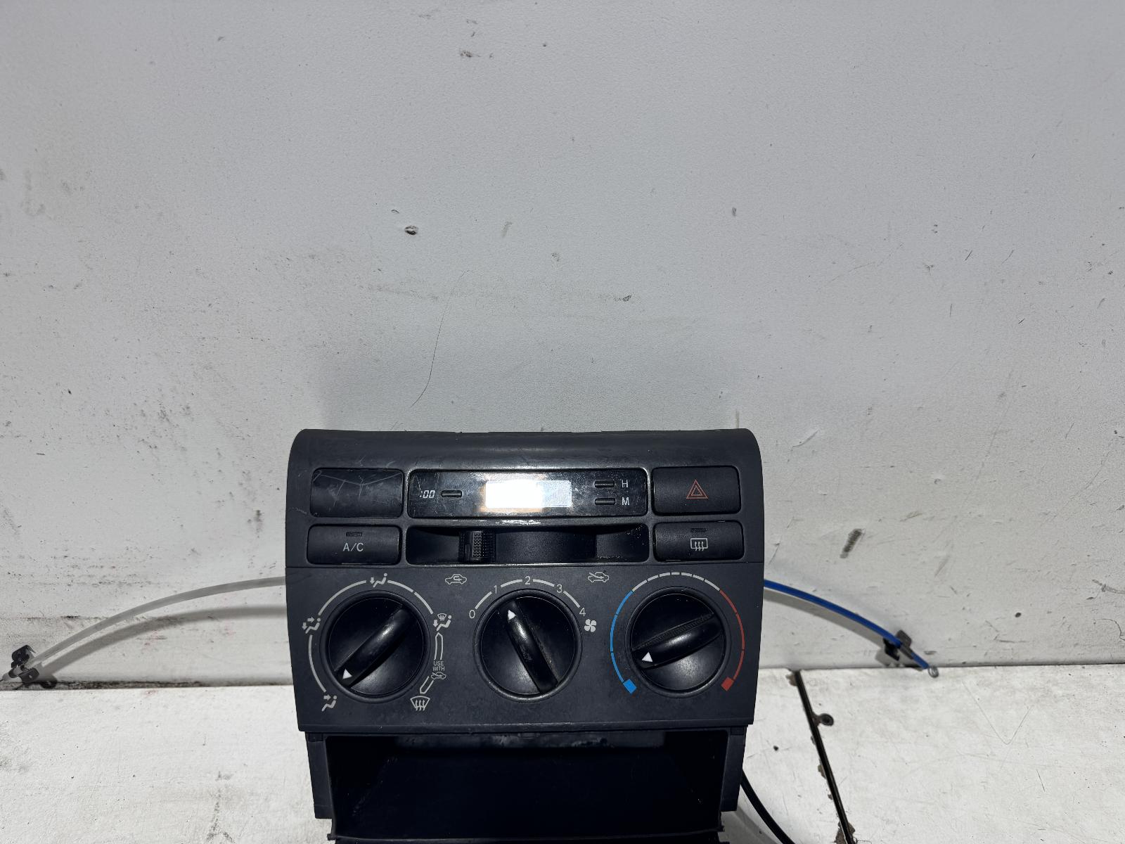View Auto part Heater/Ac Controls Toyota Corolla 2004