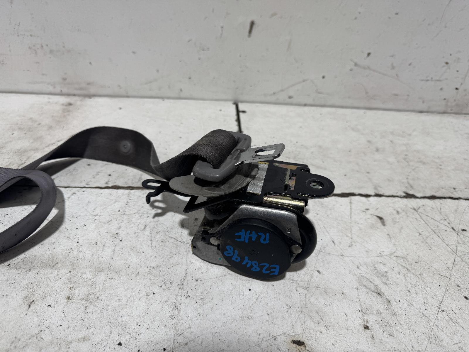 View Auto part Seatbelt/Stalk Toyota Camry 2002