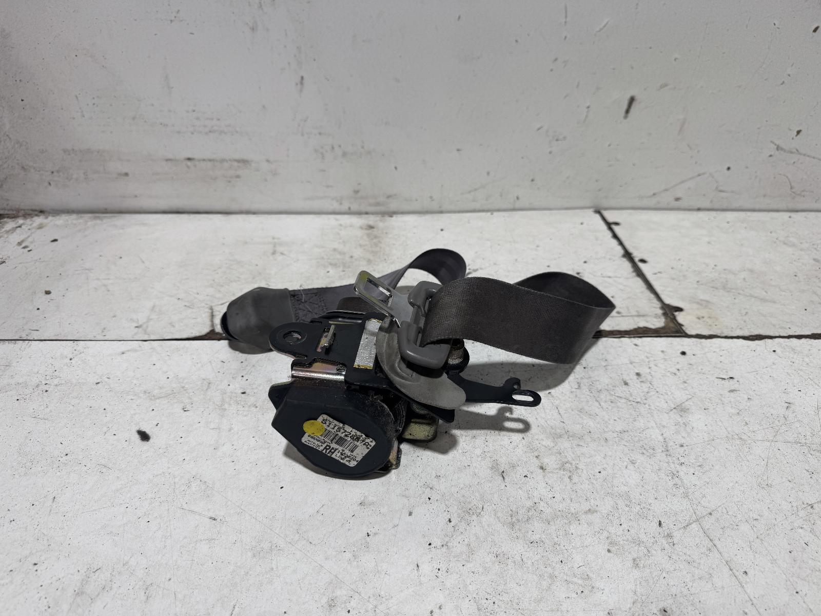 View Auto part Seatbelt/Stalk Toyota Camry 2002