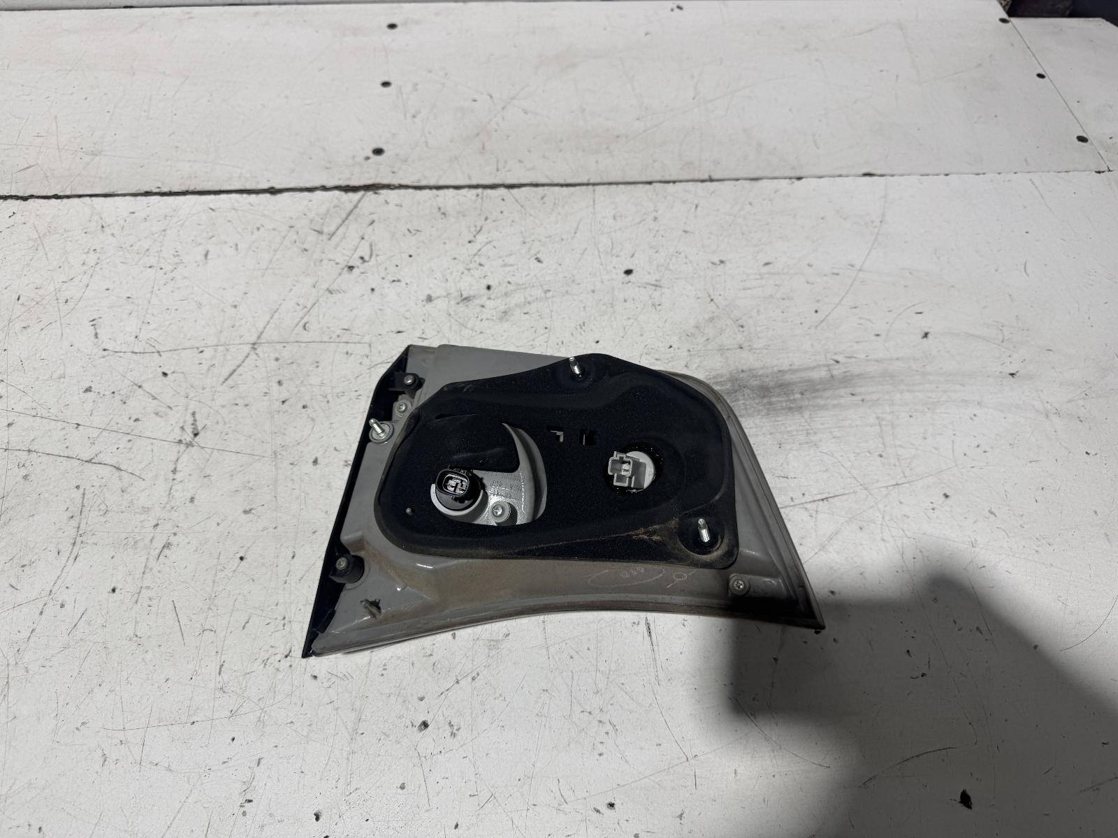 View Auto part Rear Garnish Lexus Rx Series 2006