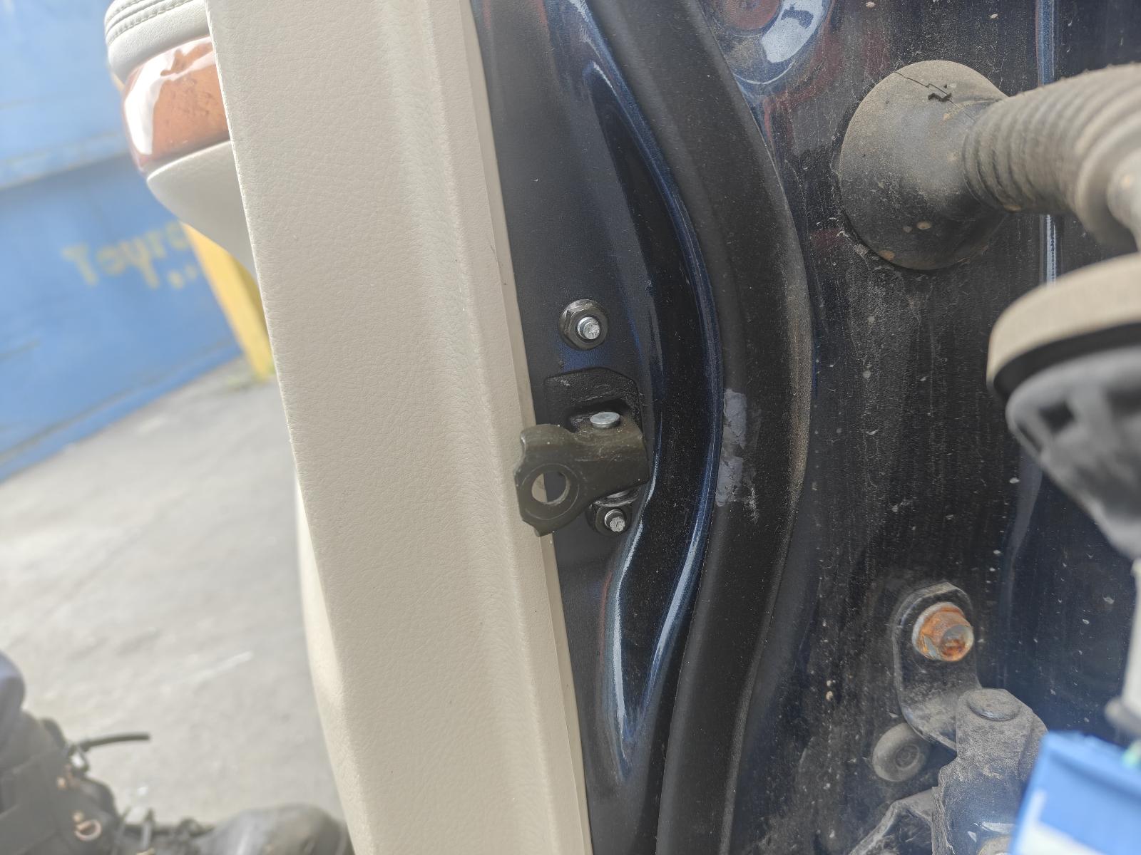 View Auto part Door Hinge/Runner Lexus Rx Series 2006