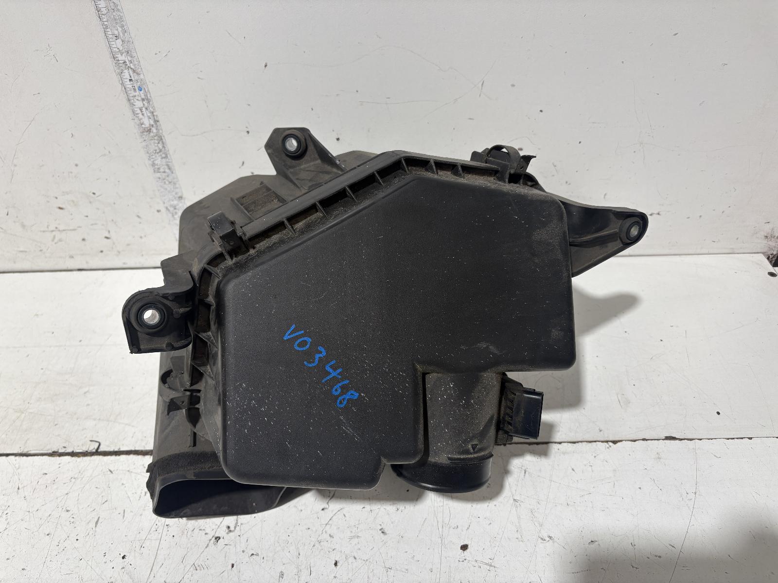 View Auto part Air Cleaner/Box Toyota Crown 2006