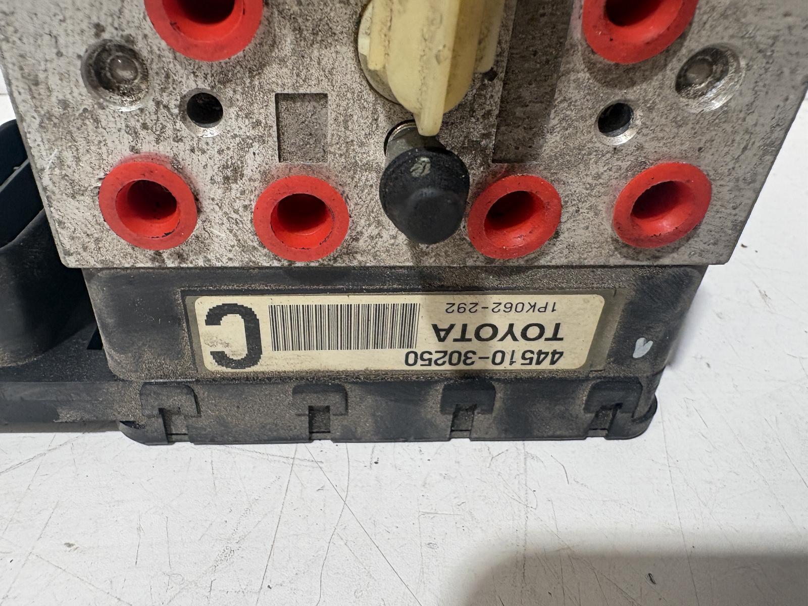 View Auto part Abs Pump/Modulator Toyota Crown 2006