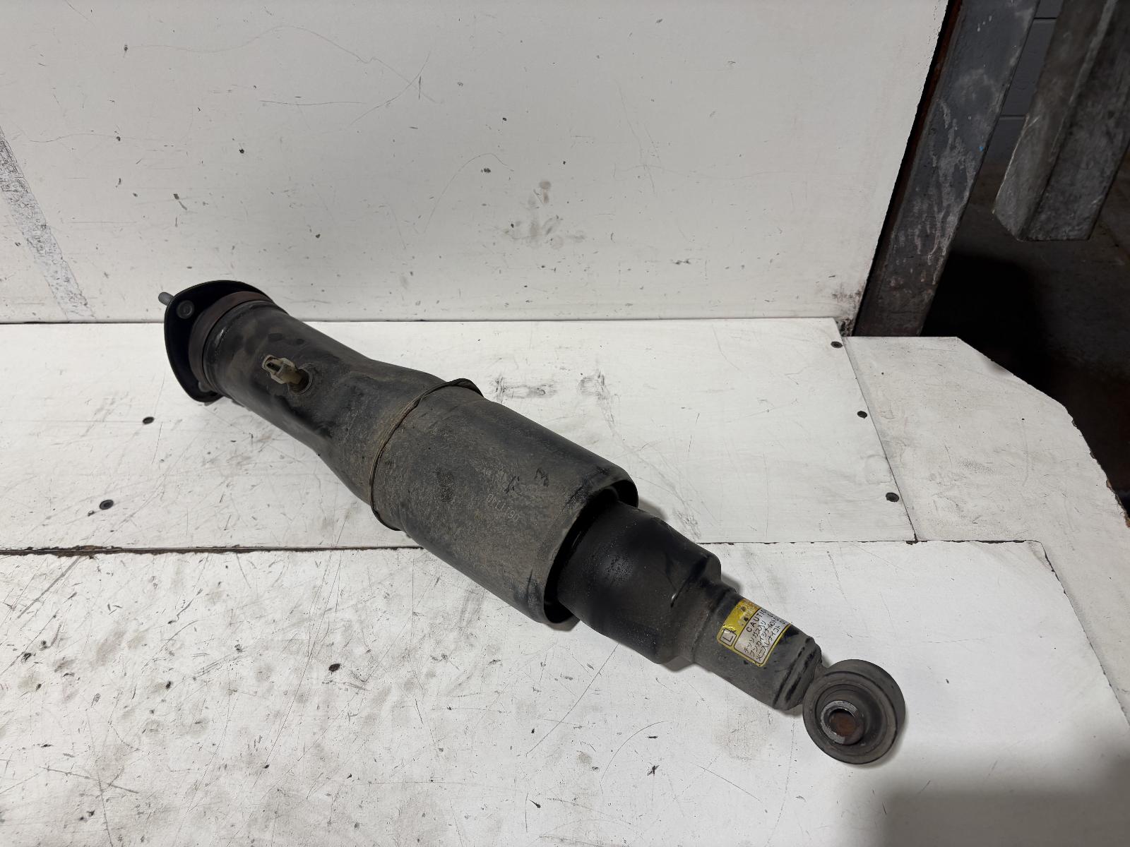 View Auto part Left Rear Strut Toyota Crown 2006
