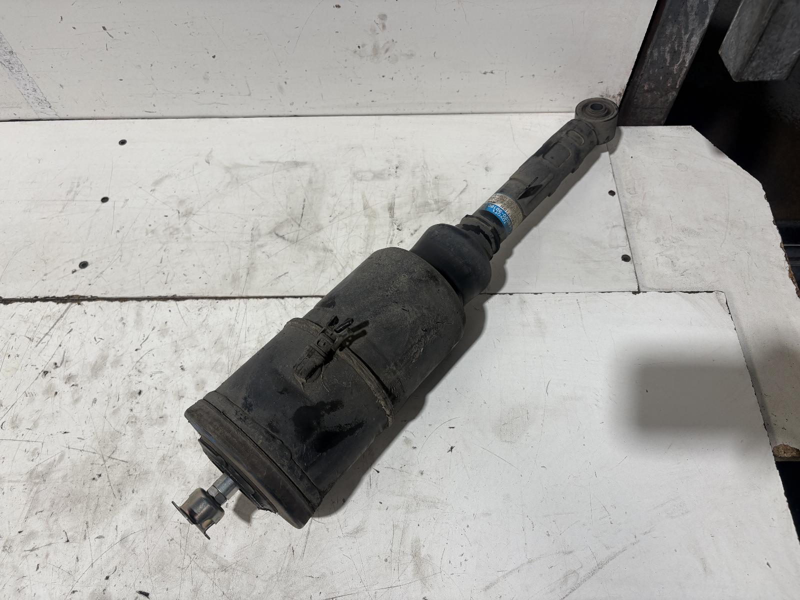 View Auto part Left Front Strut Toyota Crown 2006