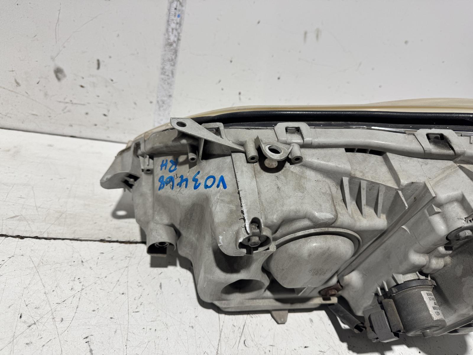 View Auto part Right Headlamp Toyota Crown 2006