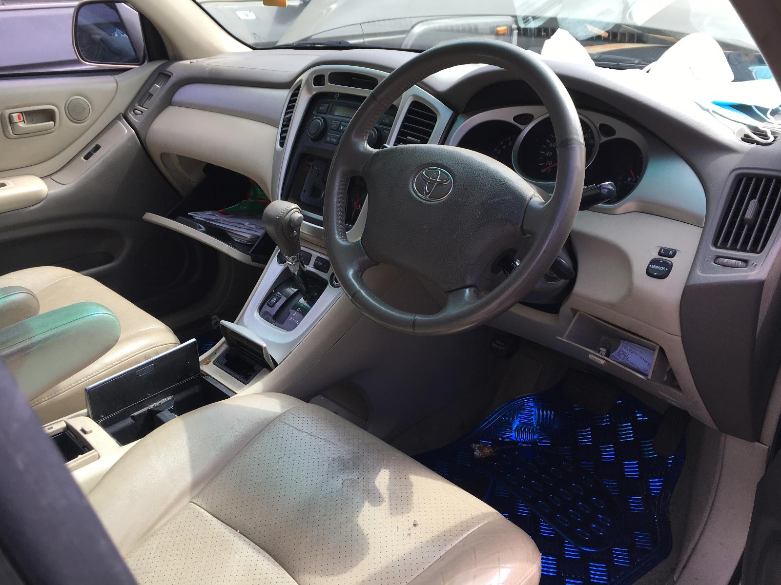 Right Rear Trailing Arm Kluger Toyota 2004