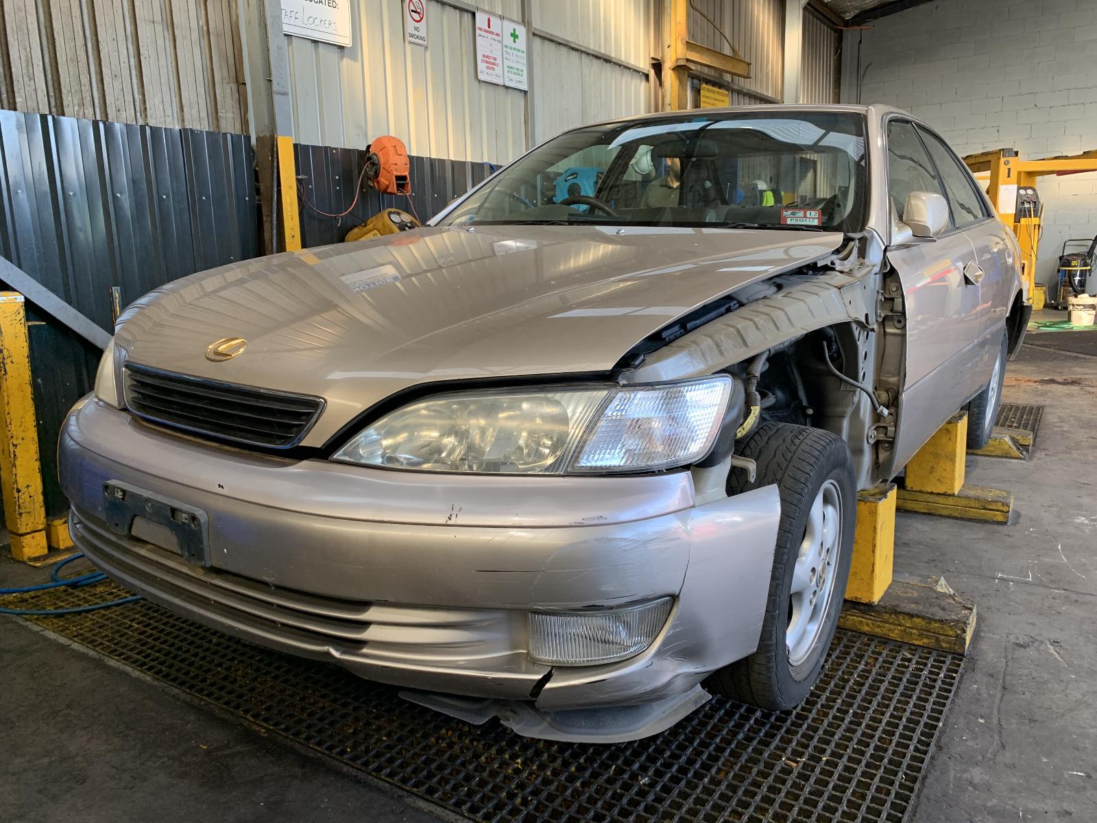 View Auto part Ignition W/ Key Lexus Es300 (92-05) 1997