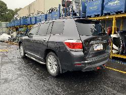 View Auto part R/Bar Bracket/Reinfo Toyota Kluger 2012