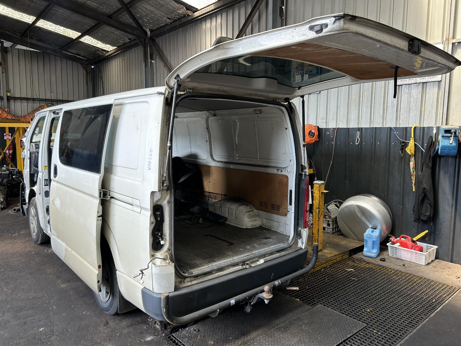 View Auto part Side Step/Skirt Toyota Hiace 2011