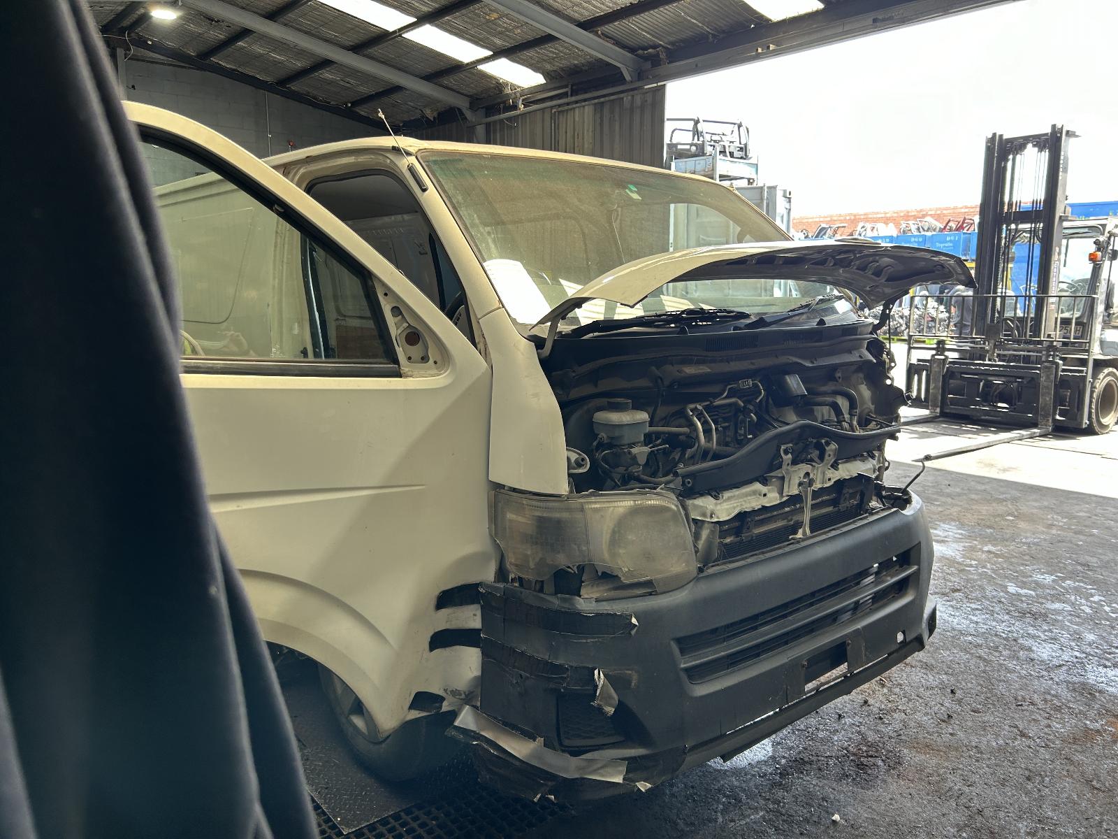 View Auto part Side Step/Skirt Toyota Hiace 2011