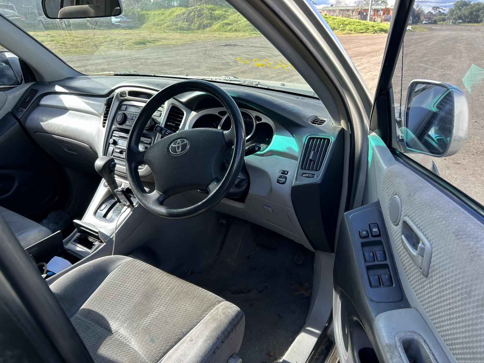 2003 Toyota Kluger Rear Bumper View Auto part Rear Bumper Toyota Kluger 2003