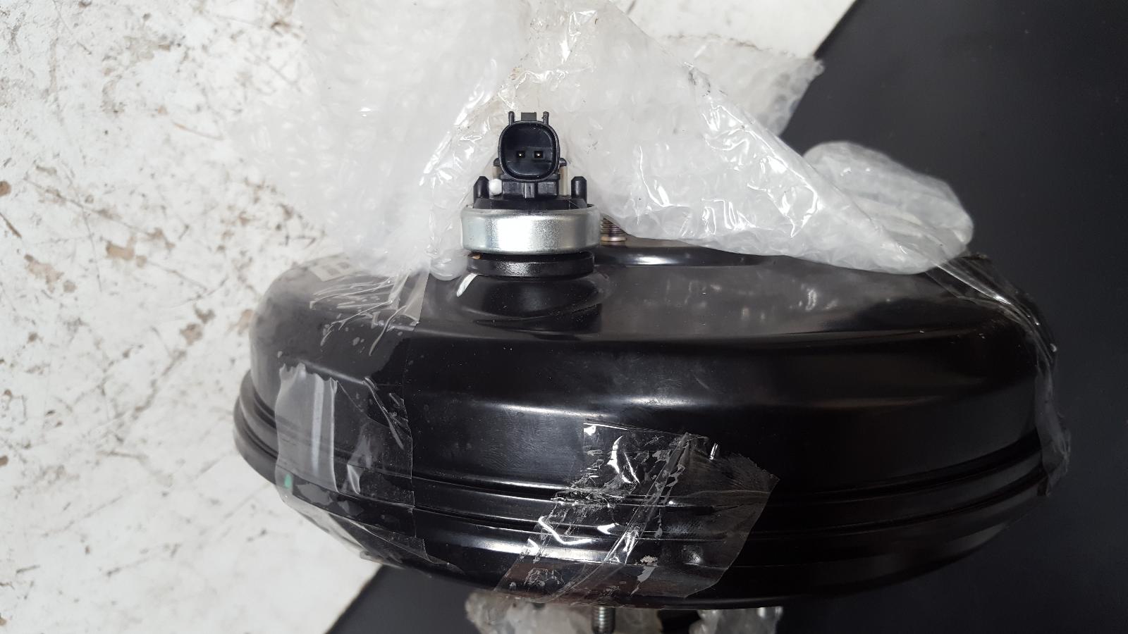 View Auto part Brake Booster Toyota Hilux 2015