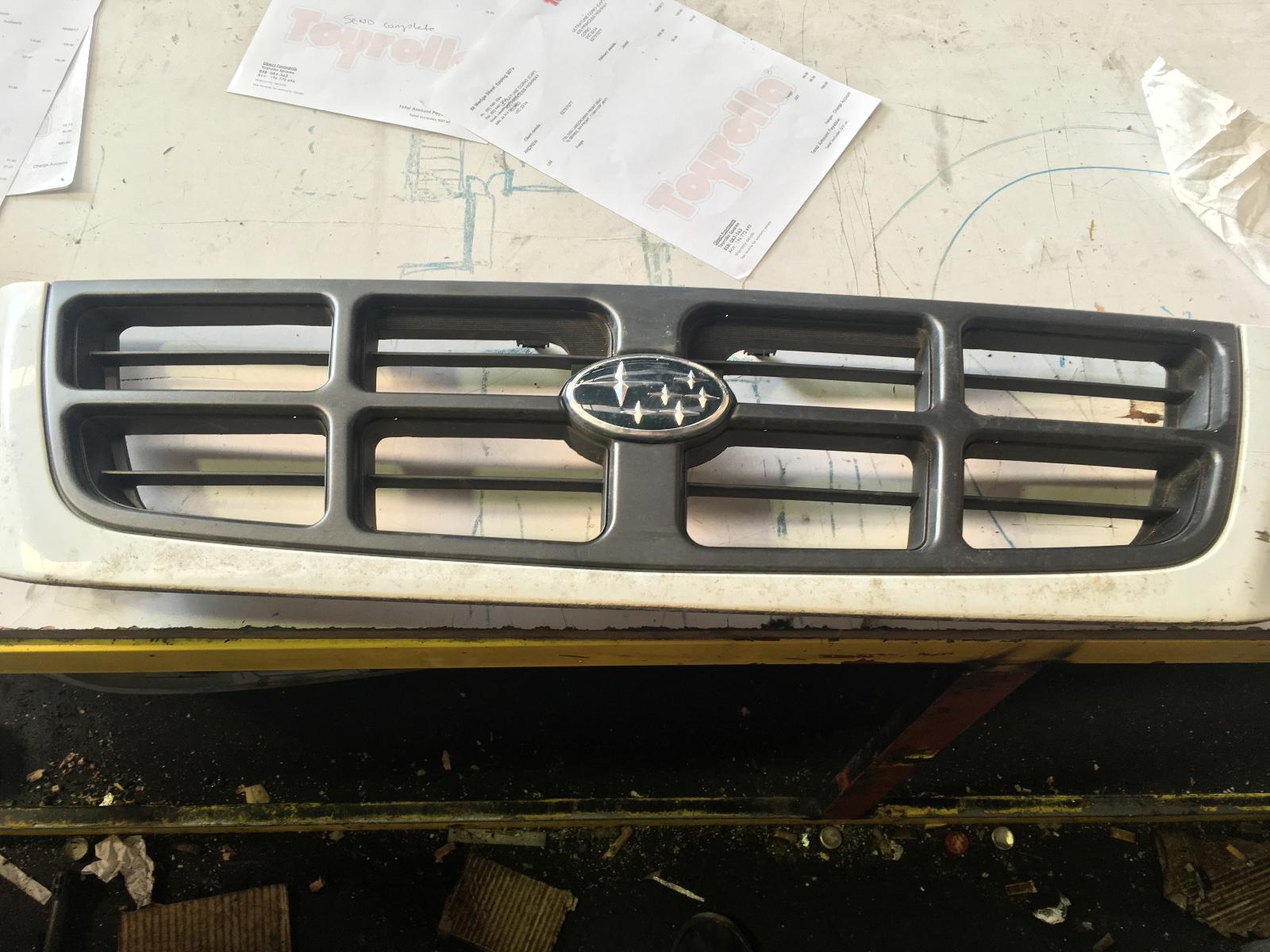 View Auto part Grille Subaru Forester 1999