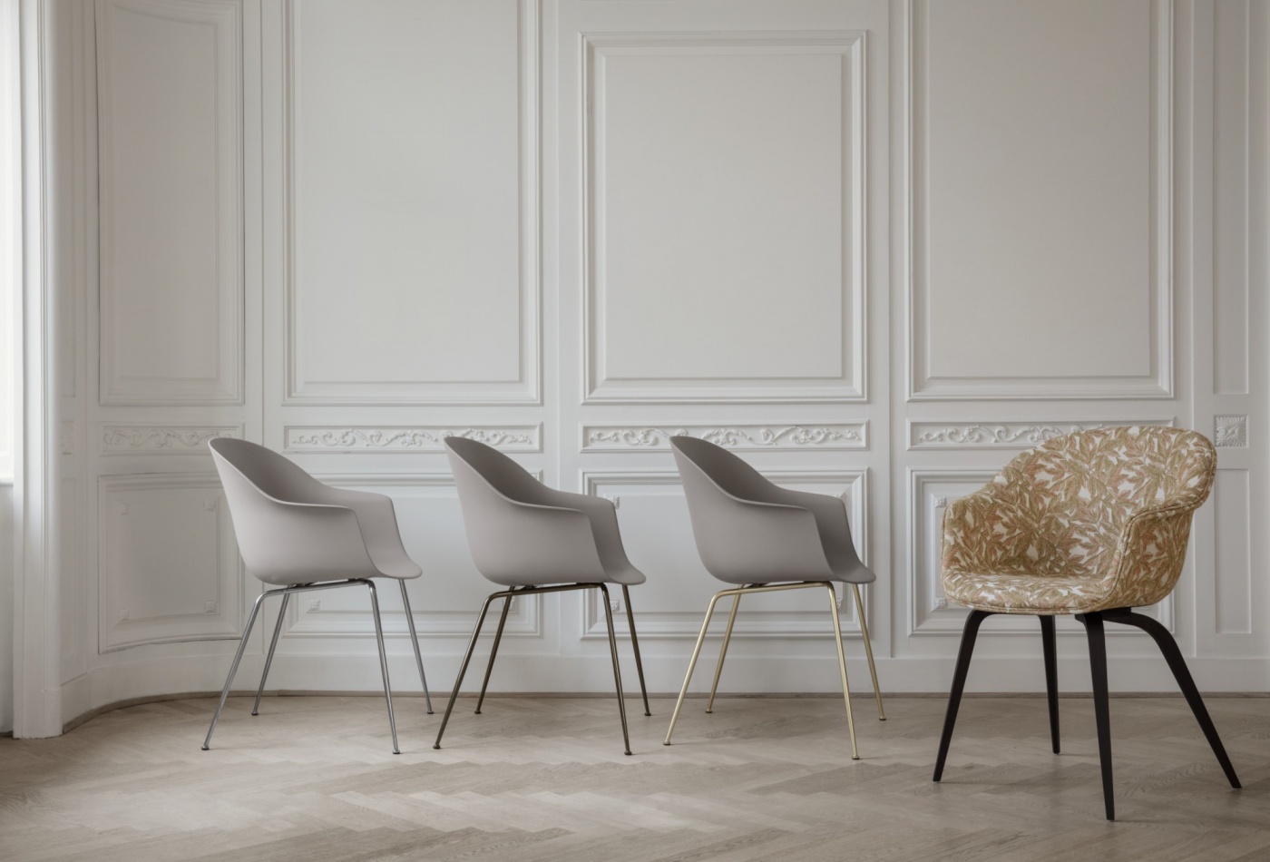 Gubi Bat Dining Fully Uph 1 4