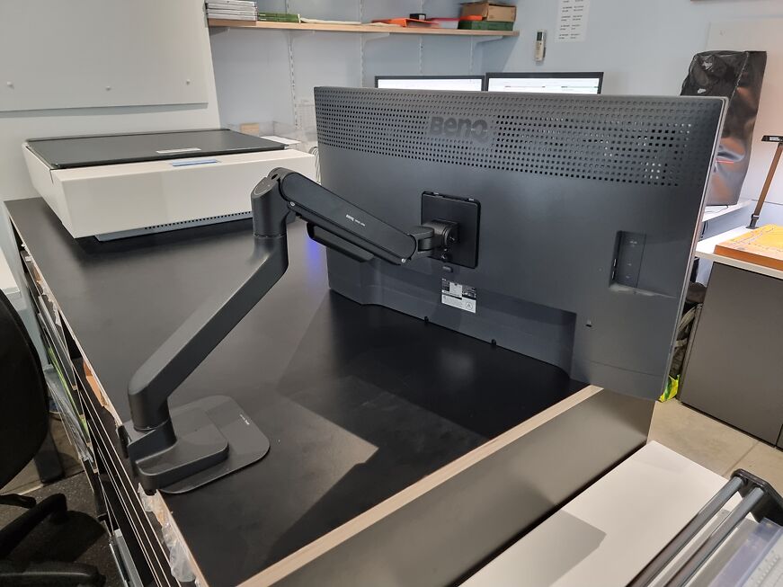 Horizontal extension and lowest height (monitor will sit on table)