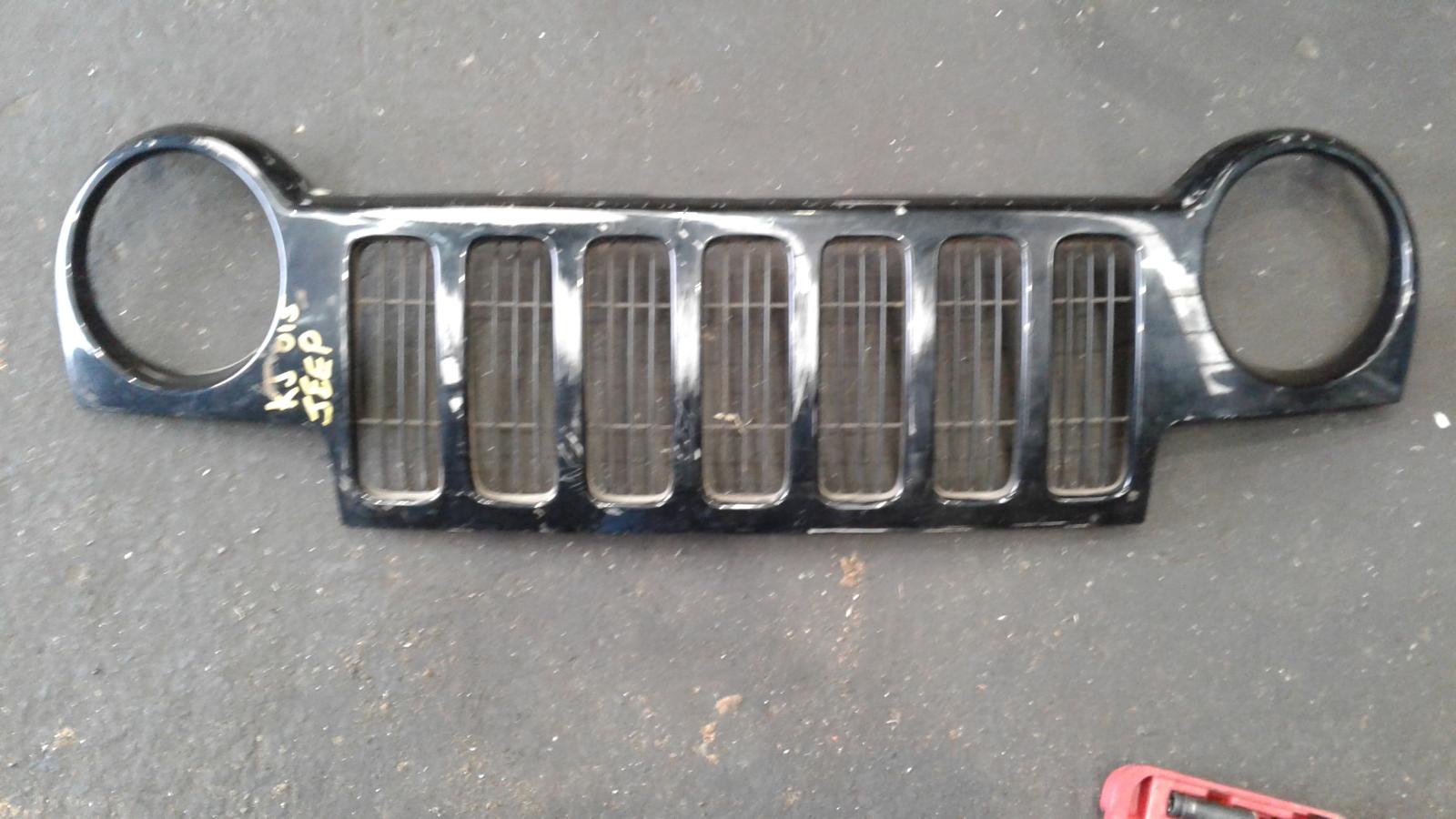 View Auto part Grille Jeep Cherokee 2003