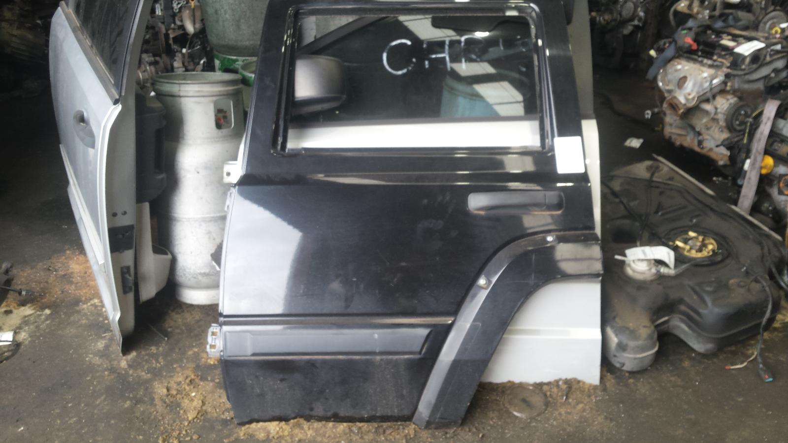 View Auto part Left Rear Door/Sliding Jeep Commander 2006