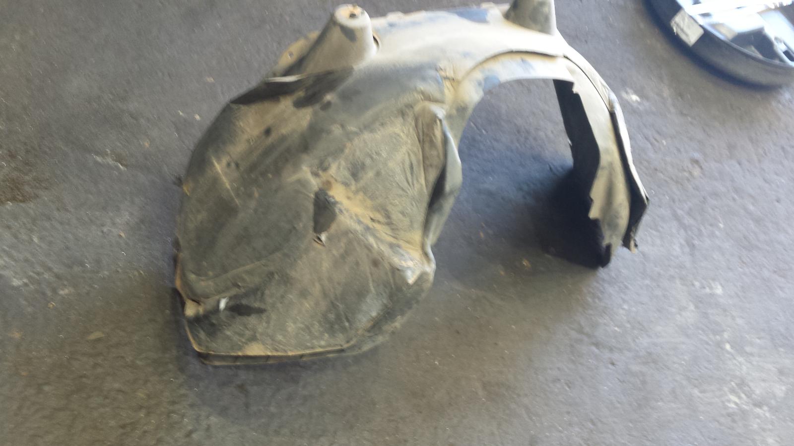 View Auto part Right Guard Liner Jeep Commander 2006