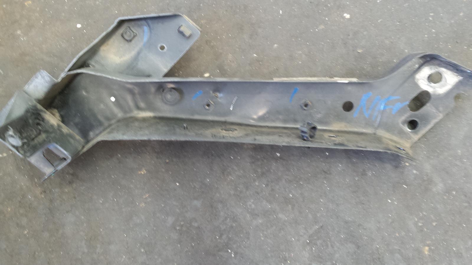 View Auto part Bonnet Lock/Support Jeep Grandcherokee 2013