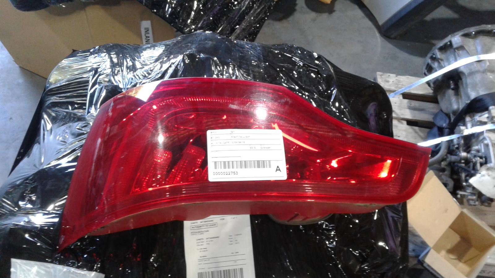 View Auto part Right Taillight Audi Q7 2015
