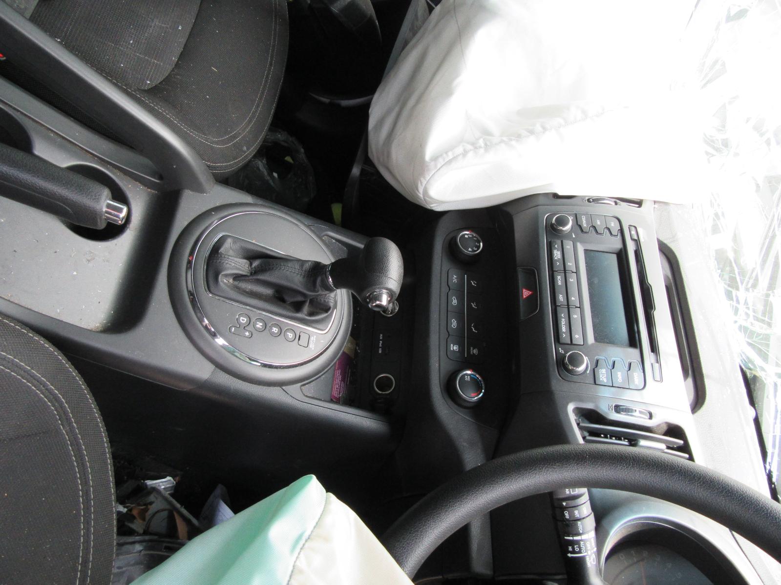 View Auto part Right Taillight Kia Sportage 2014
