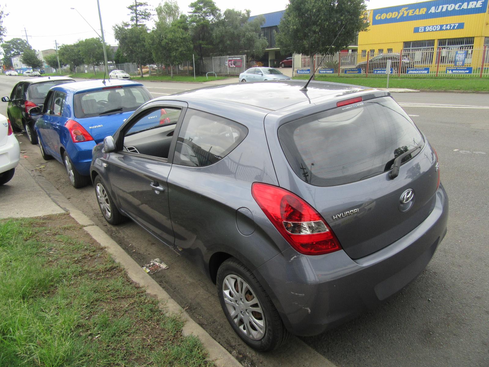 View Auto part Right Rear Side Glass Hyundai I20 2010