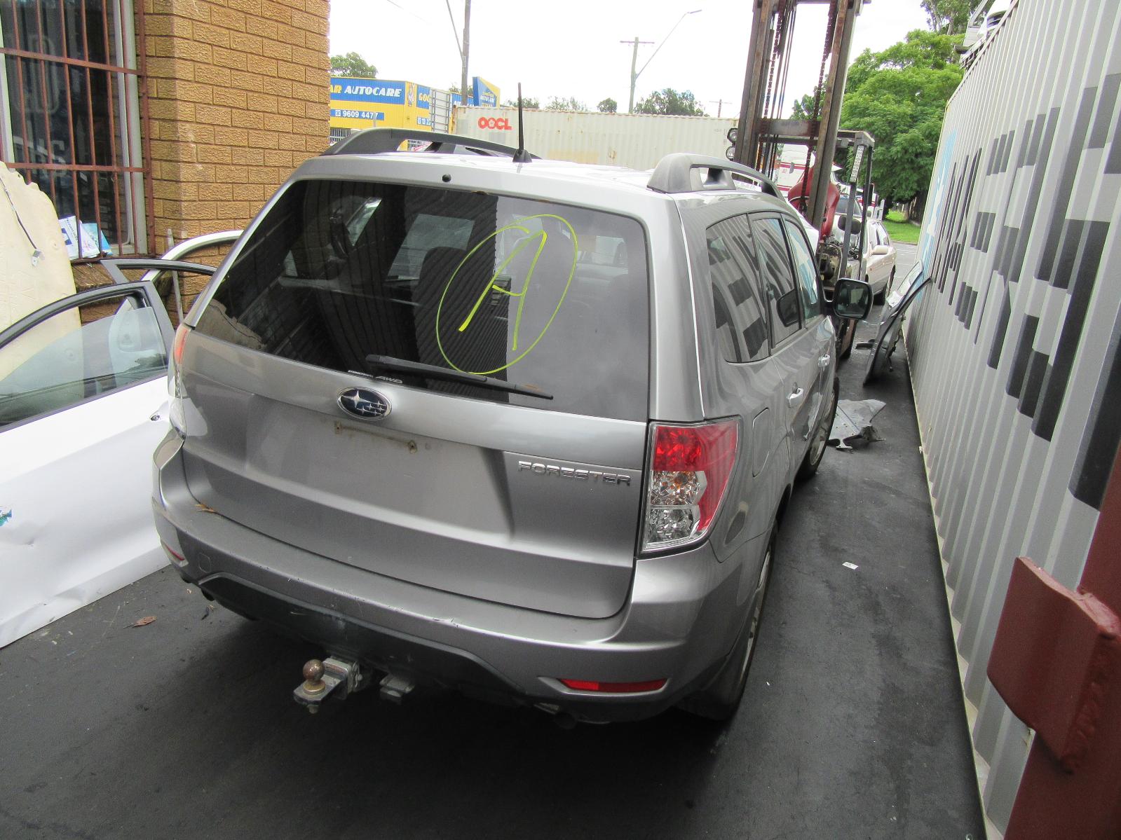 View Auto part Right Front Window Reg/Motor Subaru Forester 2009
