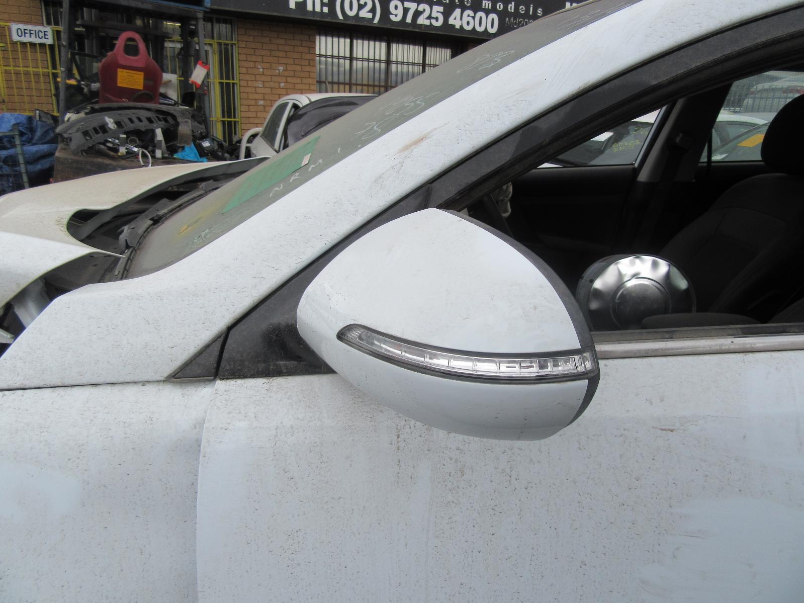 View Auto part Right Front Strut Kia Sportage 2015