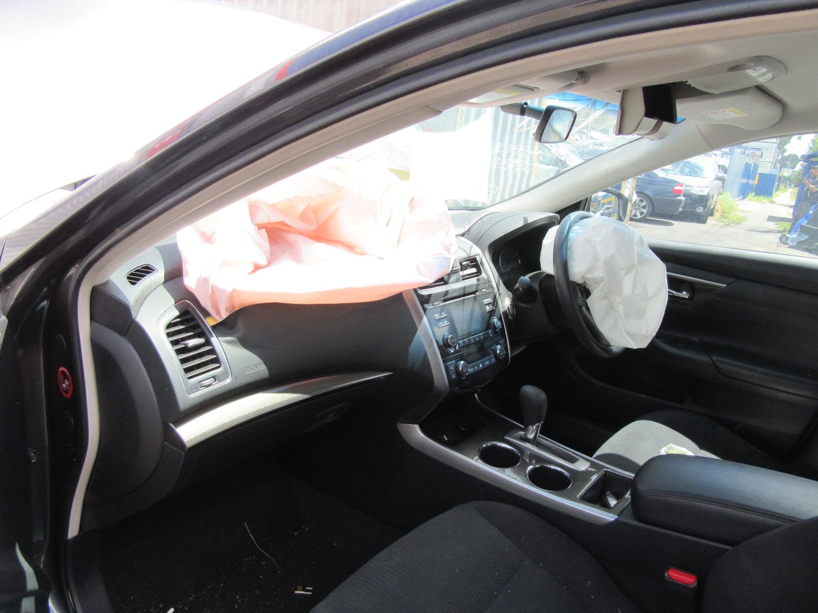 View Auto part Left Door Mirror Nissan Altima 2016