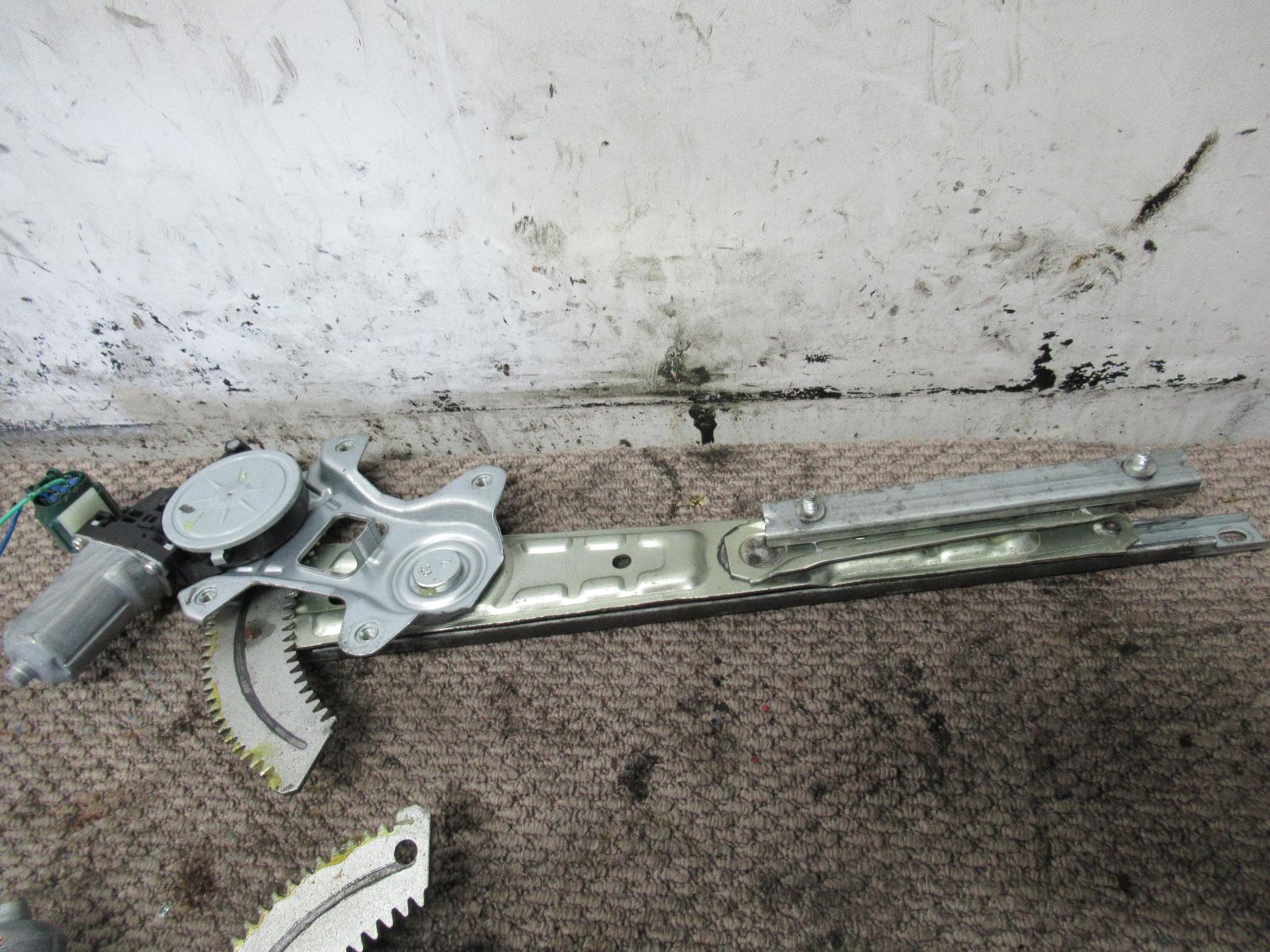View Auto part Left Rear Wnd Reg/Motor Nissan Murano 2009