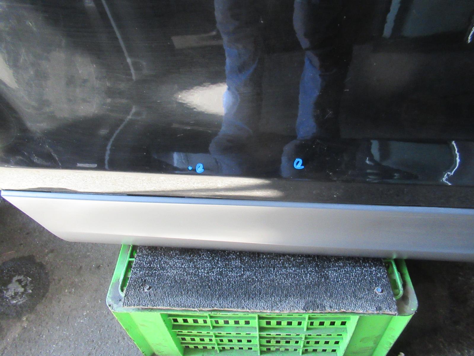 View Auto part Right Rear Door Sliding Audi Q7 2010