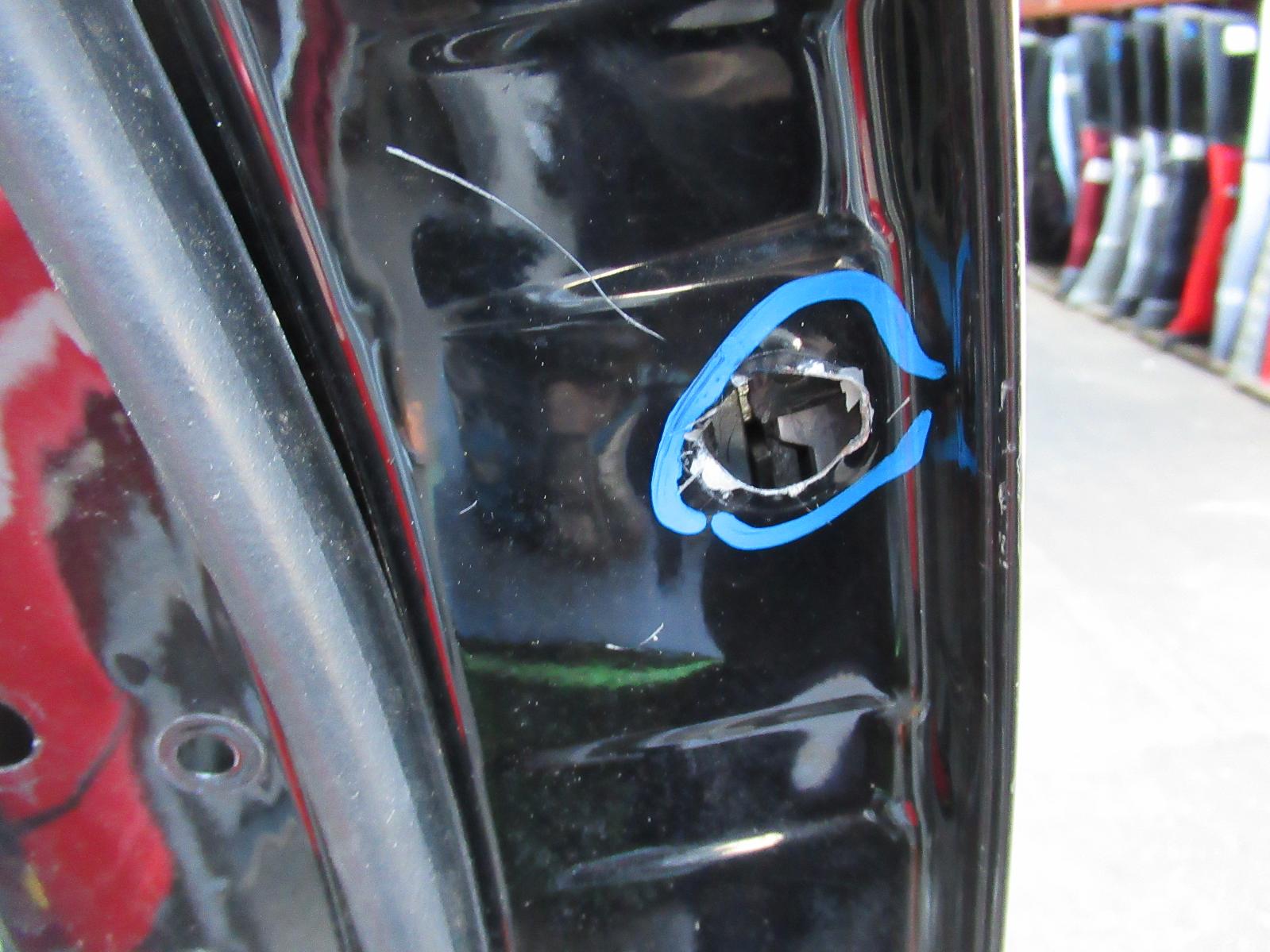 View Auto part Right Front Door Audi Q7 2010