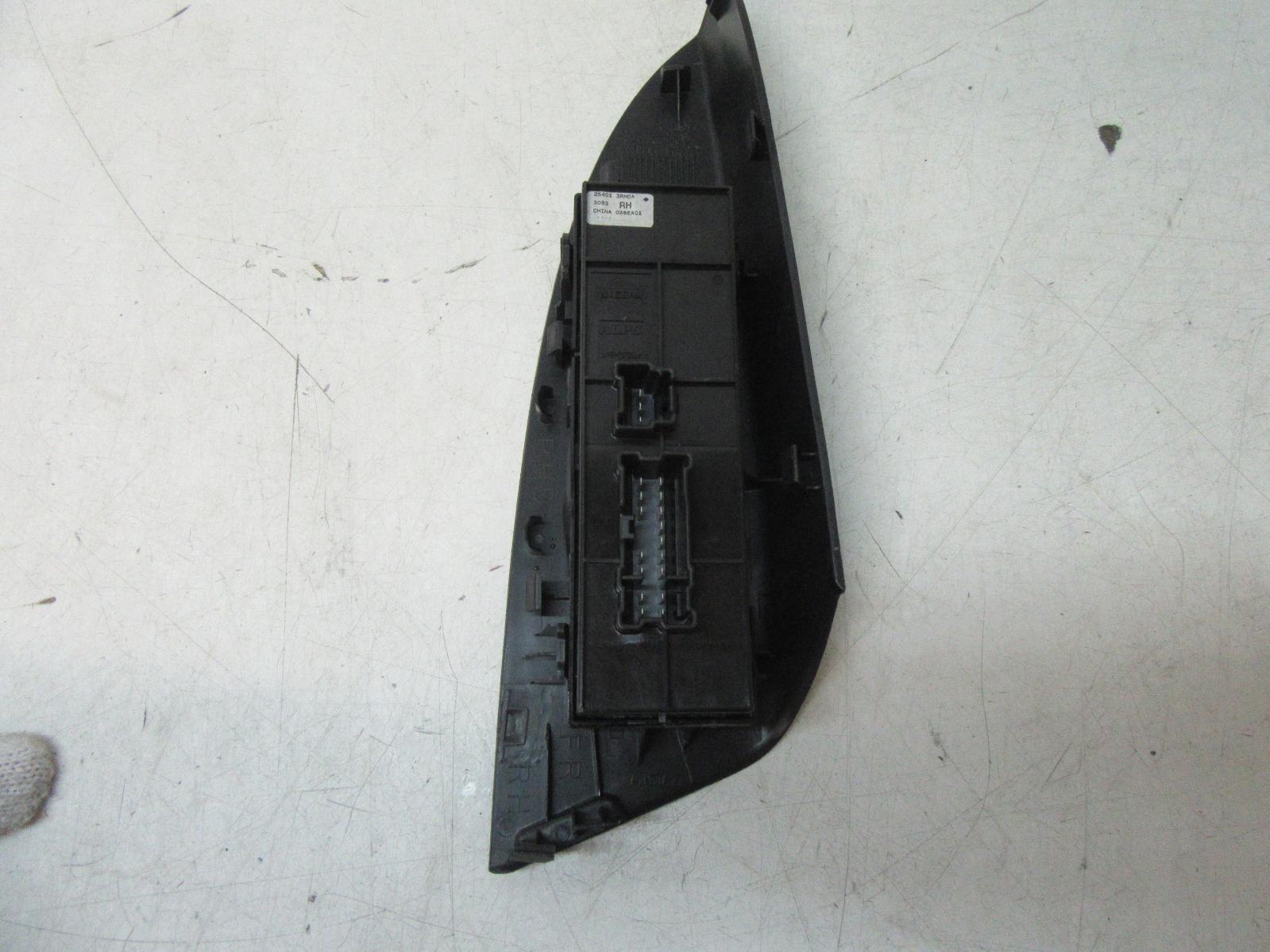 View Auto part Pwr Dr Wind Switch Nissan Pulsar 2014