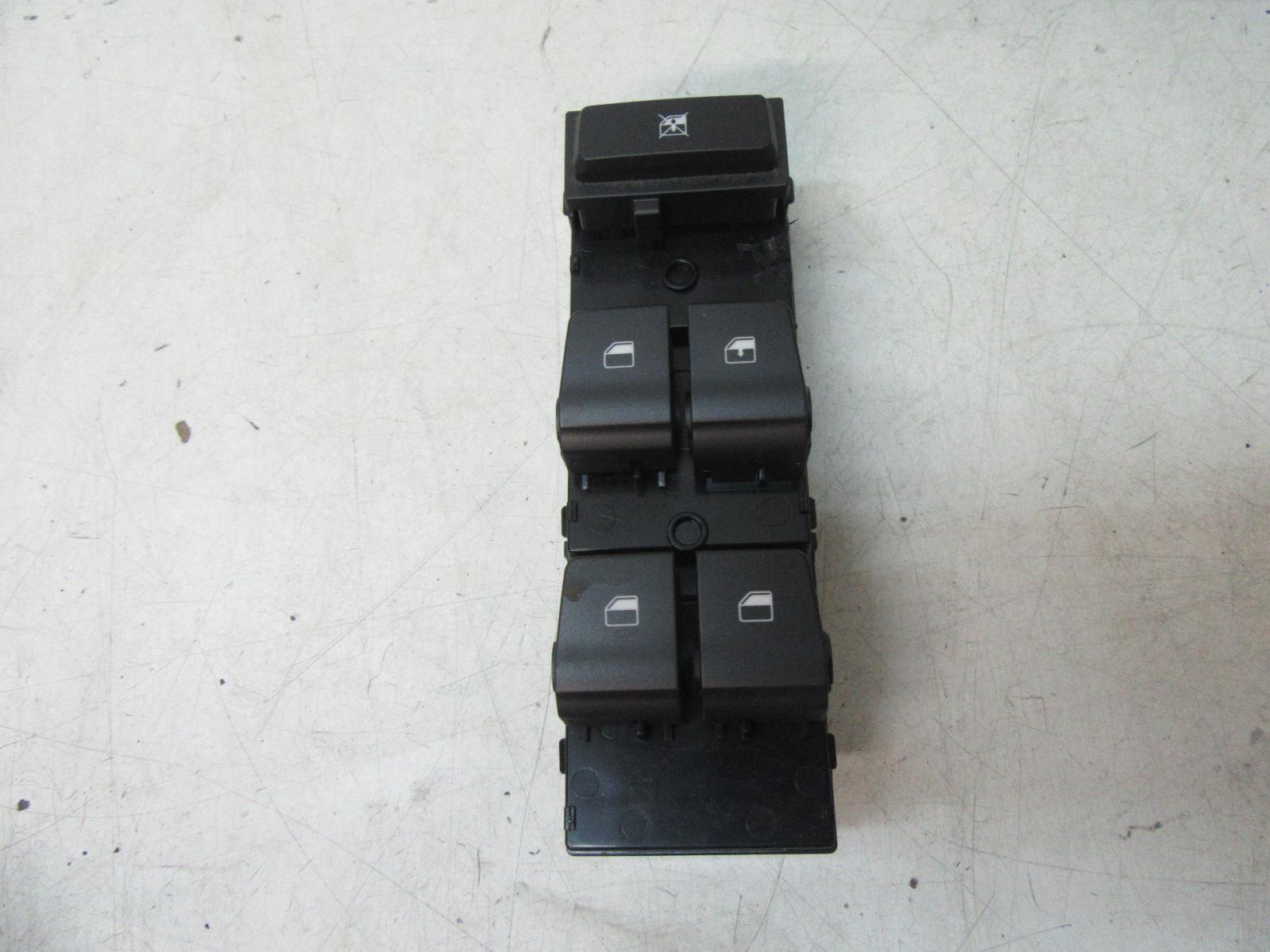 View Auto part Pwr Dr Wind Switch Hyundai I30 2017