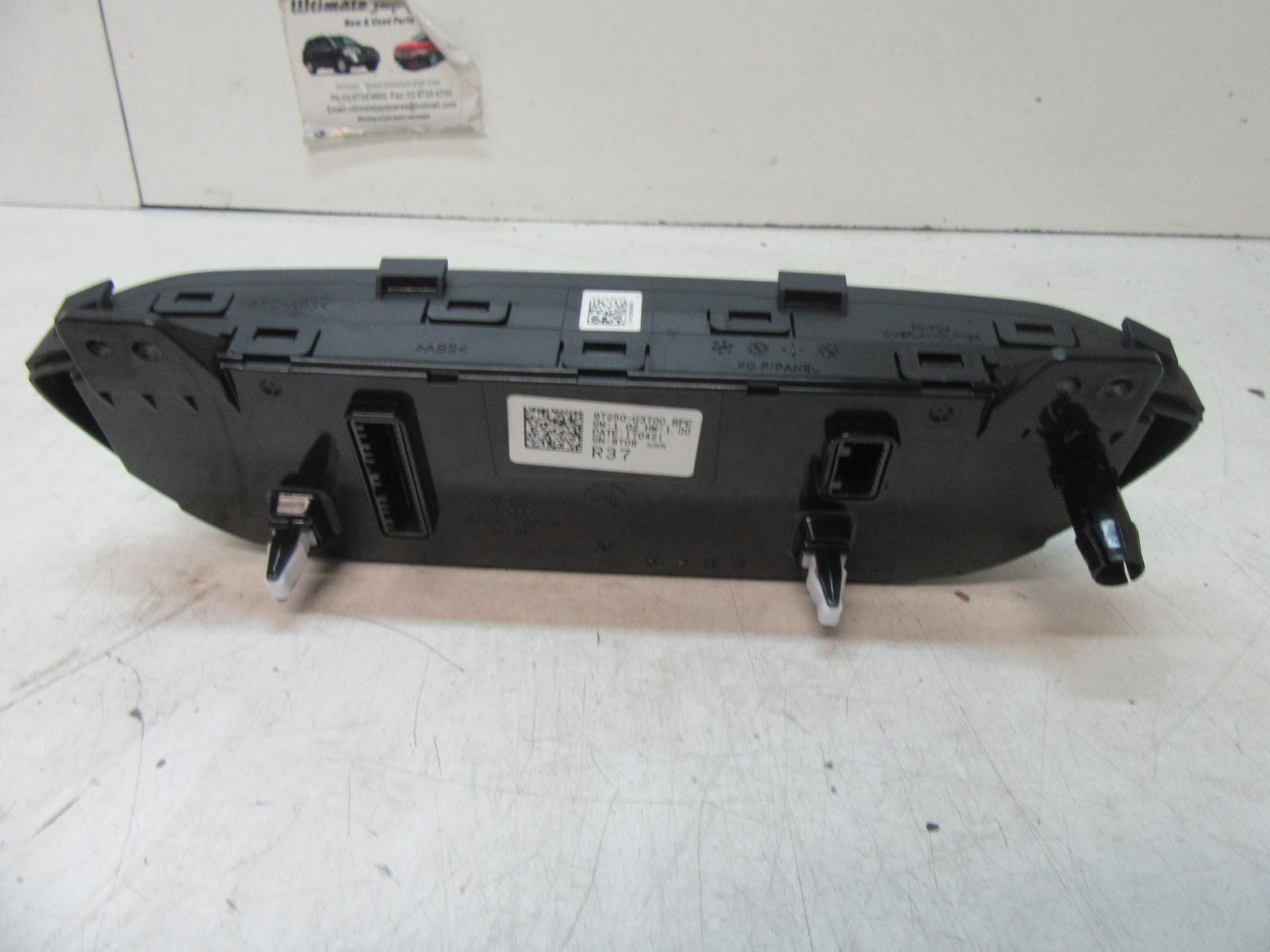 View Auto part Heater/Ac Controls Hyundai I30 2017