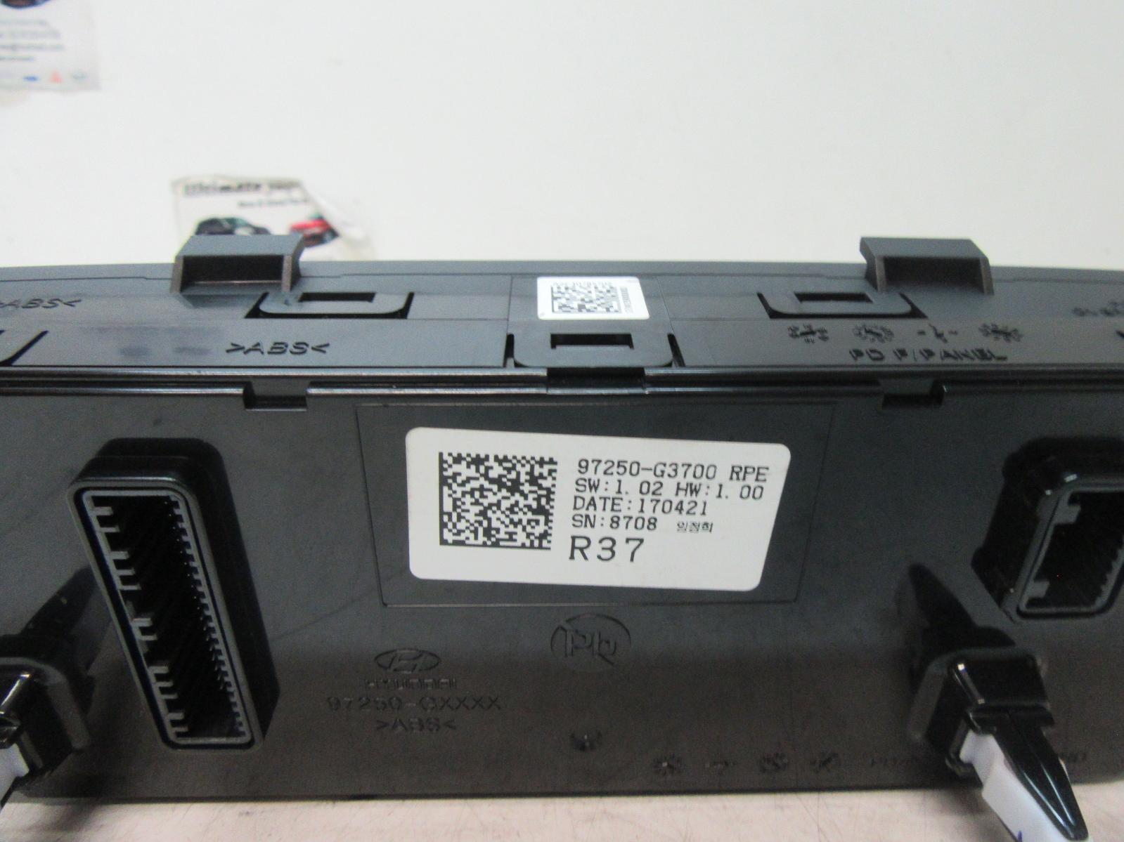 View Auto part Heater/Ac Controls Hyundai I30 2017