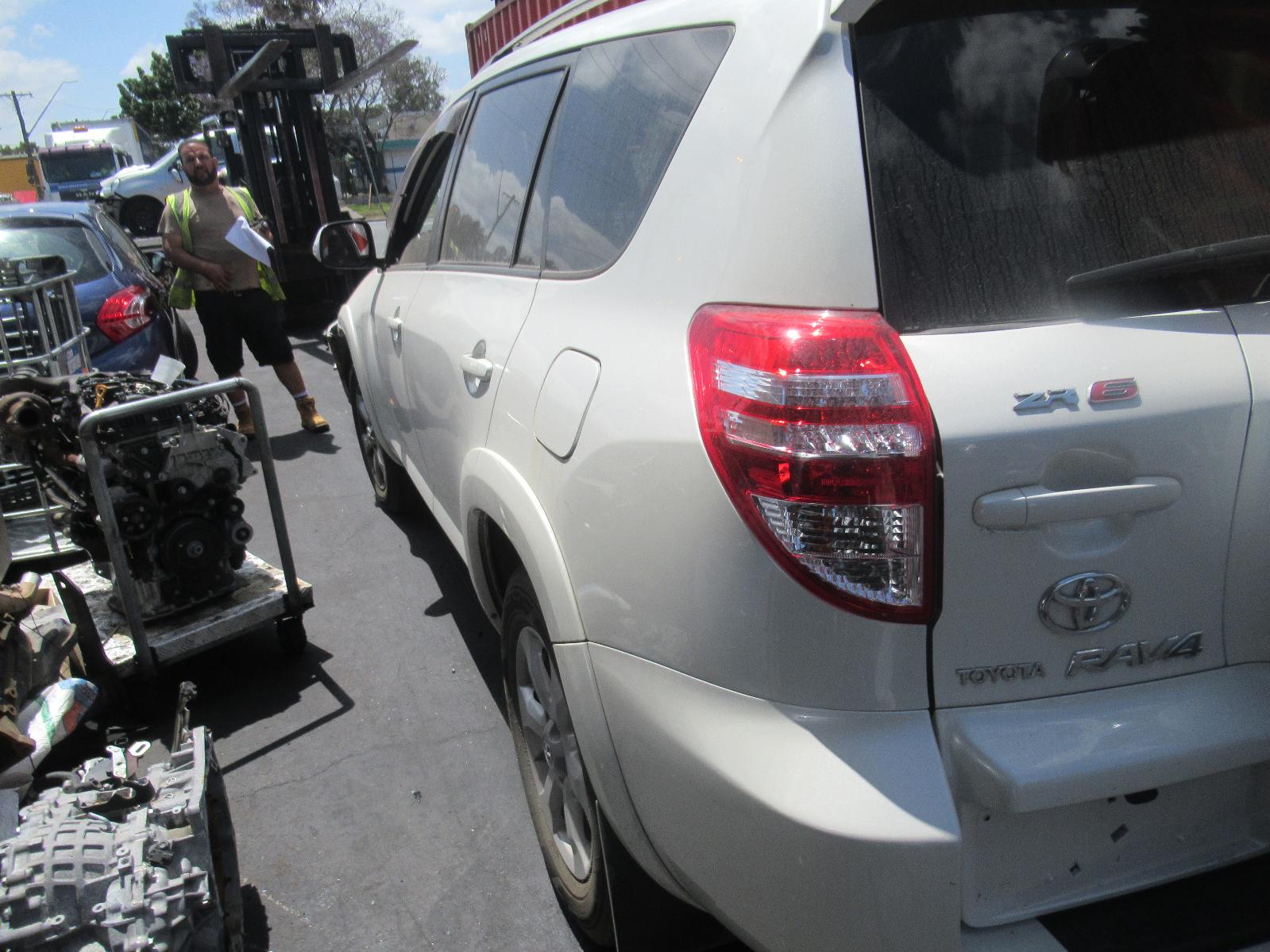 View Auto part Interior Mirror Toyota Rav4 2011