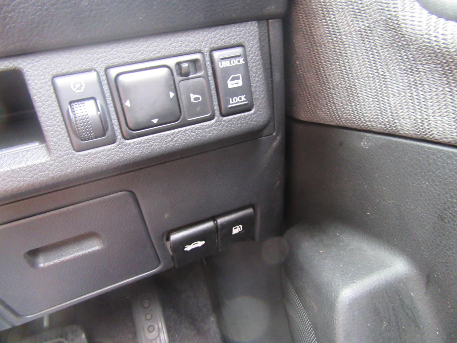 View Auto part Right Door Mirror Nissan Tiida 2009