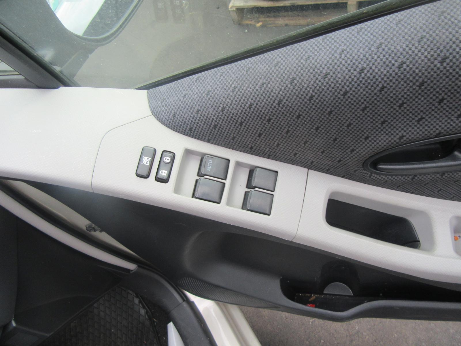 View Auto part Airbag Module/Sensor Toyota Yaris 2008
