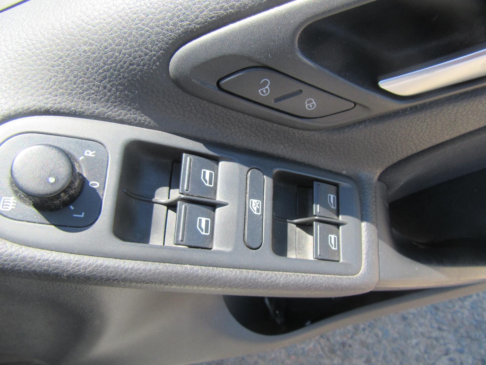 View Auto part Combination Switch Volkswagen Golf 2011