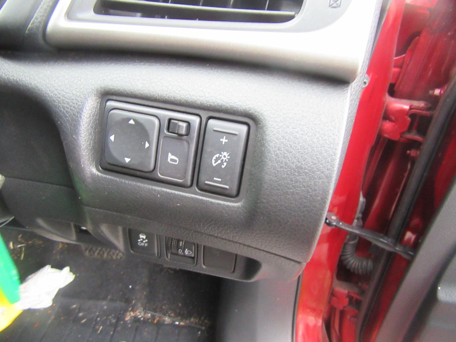 View Auto part Sunvisor Nissan Pulsar 2014