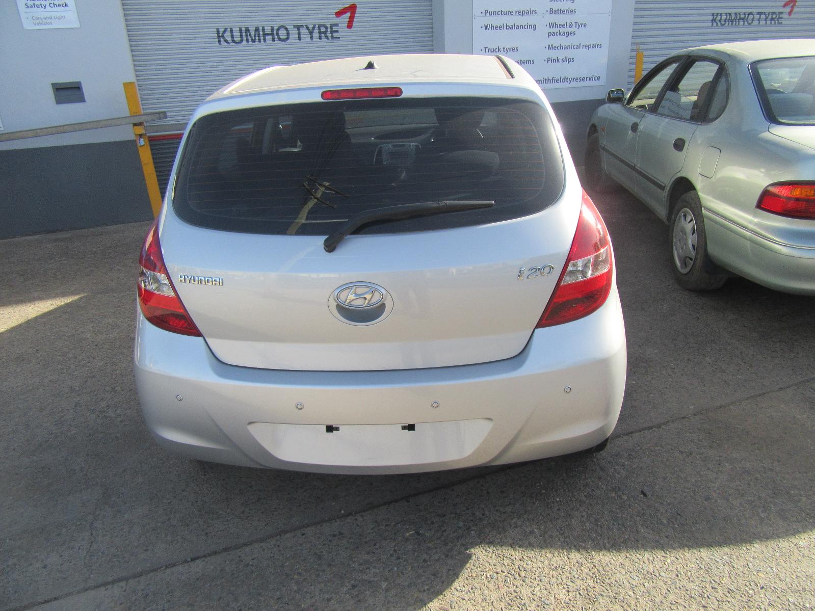 View Auto part Left Guard Hyundai I20 2011