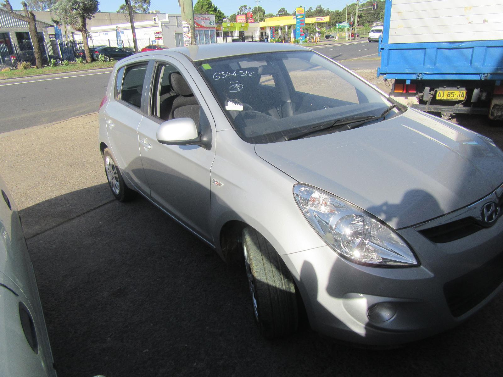 View Auto part Left Guard Hyundai I20 2011