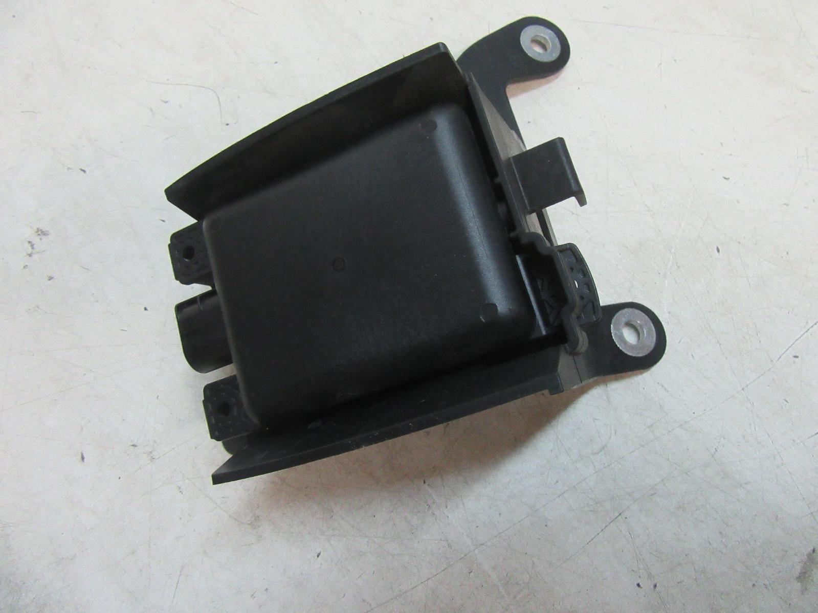 View Auto part Misc Volkswagen Golf 2016