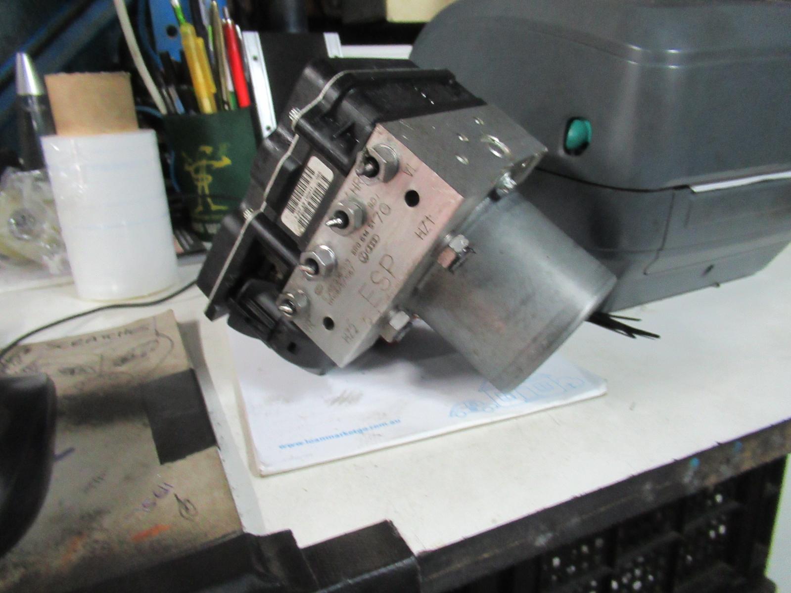 View Auto part Abs Pump/Modulator Audi Q5 2011